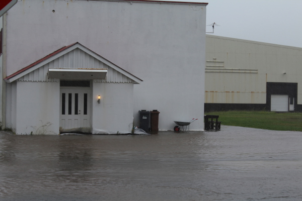 Alþýðuhúsið á floti Alþýðuhúsið á floti
