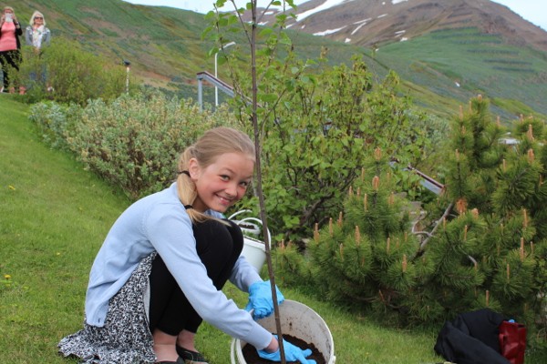 Sylvía Rán Ólafsdóttir gróðursetti fyrir stúlkur